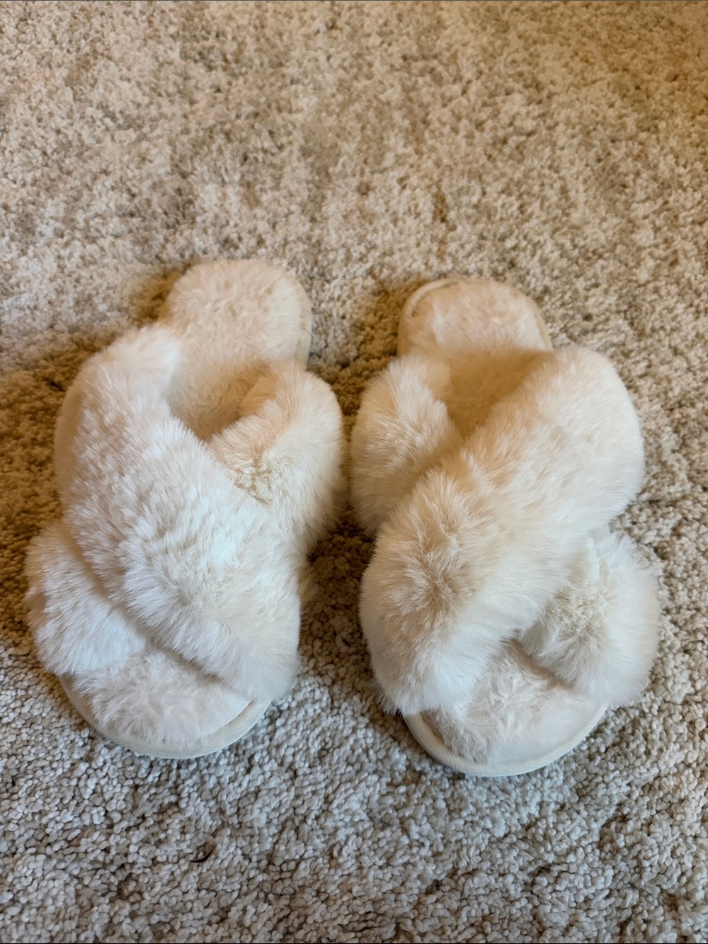 Cozy Faux Fur Crisscross Slippers - Cream